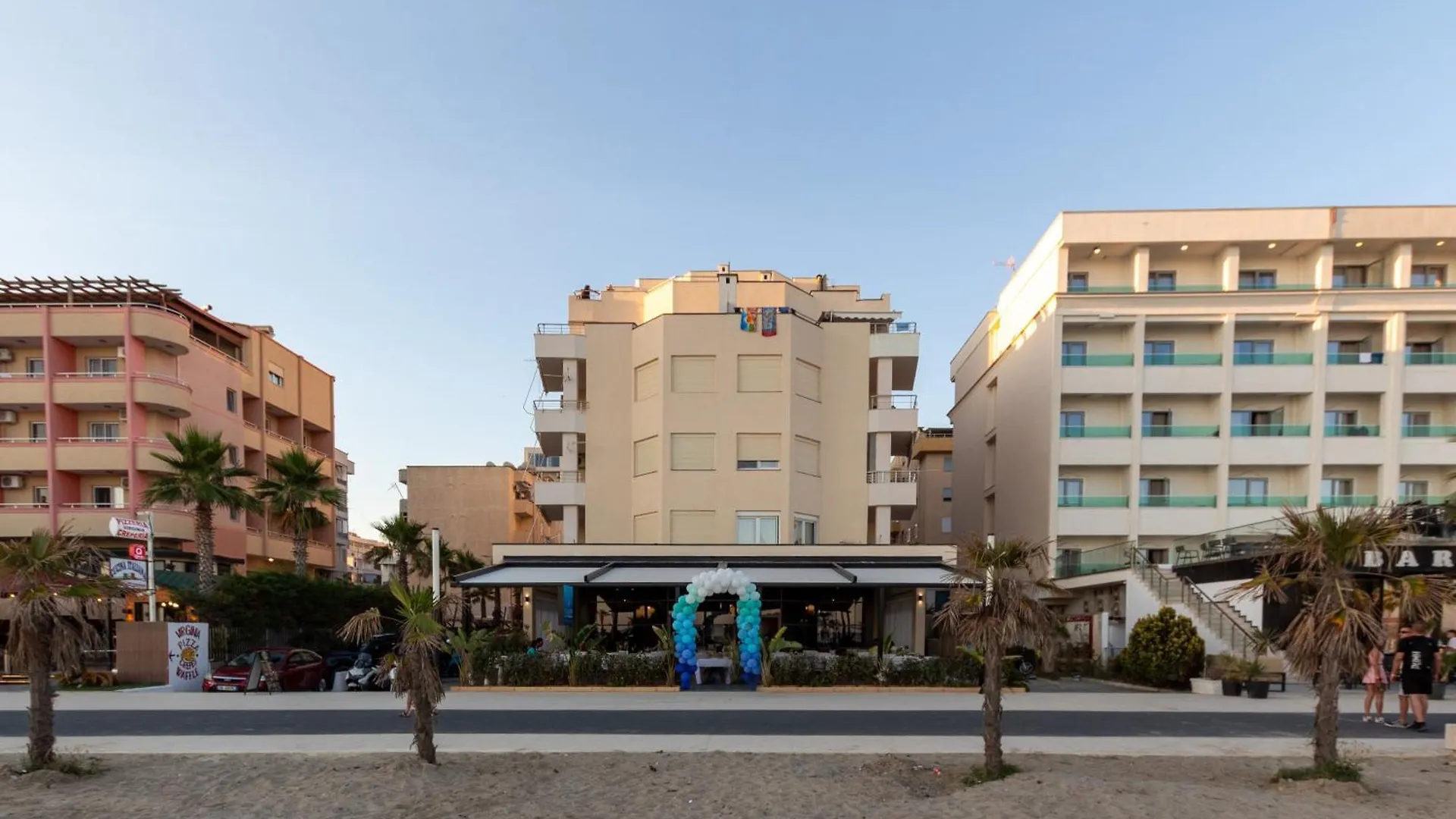 Comfortable Apartment Next To The Beach دراس