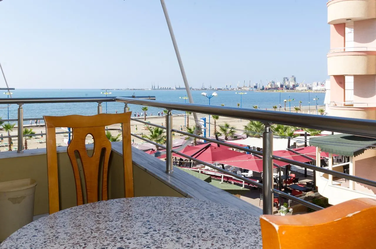 Comfortable Apartment Next To The Beach دراس